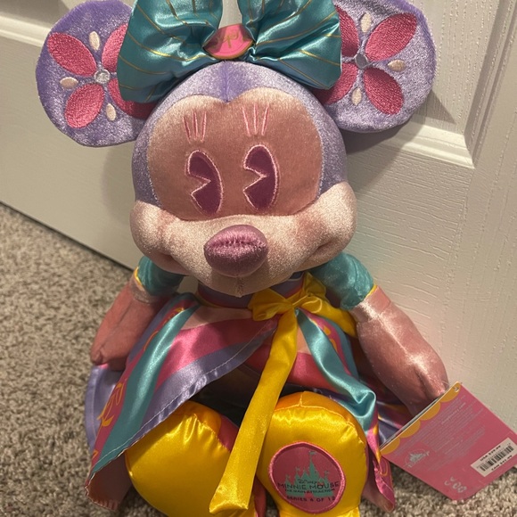 Disney Other - Minnie Main Street Collection 4/12 Plush